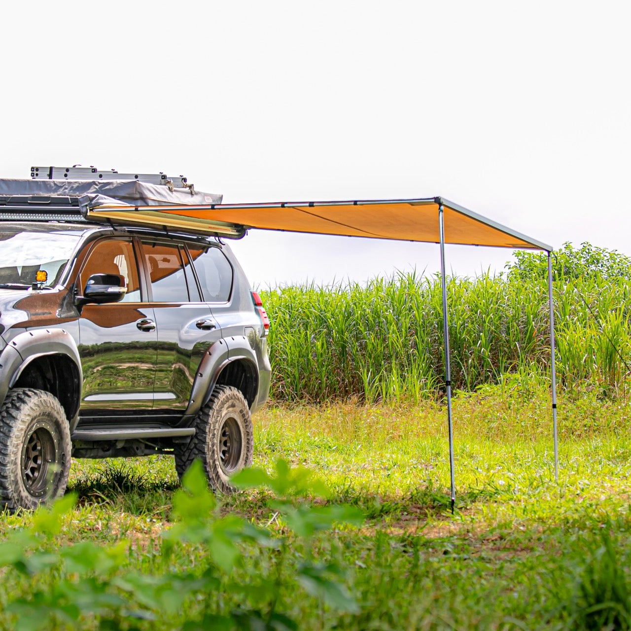 オーニング  2mx2.5m 汎用　ソフトケース　キャンプ用クルマ旅　正規輸入品jeeploverオーニング